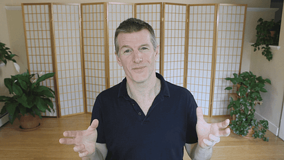 Stephen O'Dwyer teaching from his dynamic online stretching course, Stretching Blueprint for Pain Relief and Better Flexibility.